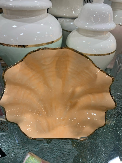 CLAM SHELL BOWL WITH 22K GOLD ACCENT CORAL LARGE