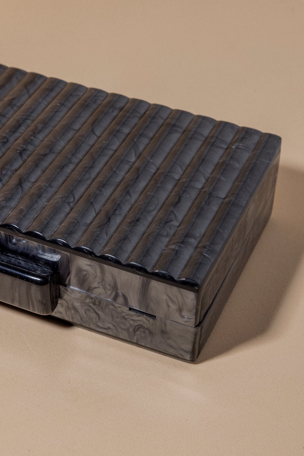 Clutch Box Dina Plomo · Wisteria ·