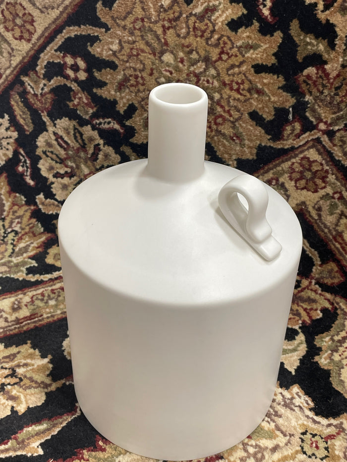 GLOBAL VIEW CERAMIC VASE WHITE MATTE GLAZE
