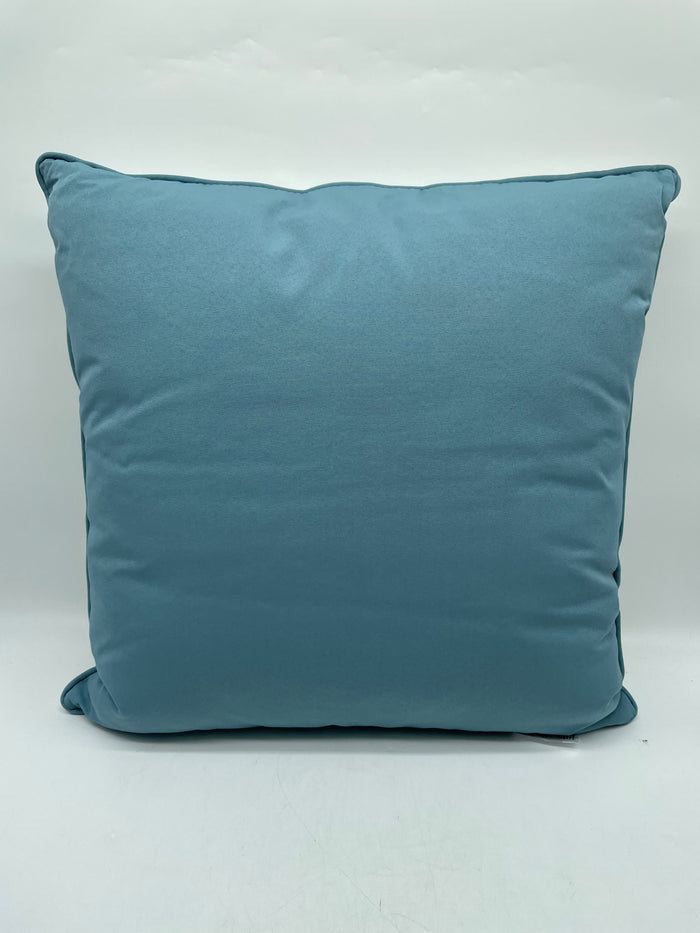 OUTDOOR DECORATIVE PILLOW SUN RESISTANT BLUE HERON & SALTMARSH LEFT