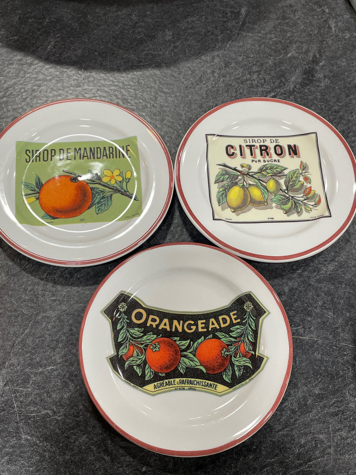 WILLIAMS SONOMA SET OF 6 DESSERT PLATES FRUIT DESIGN