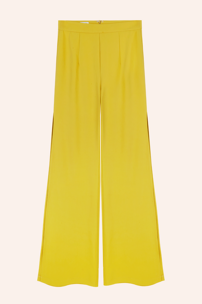 Traje Kim Amarillo · Sample ·
