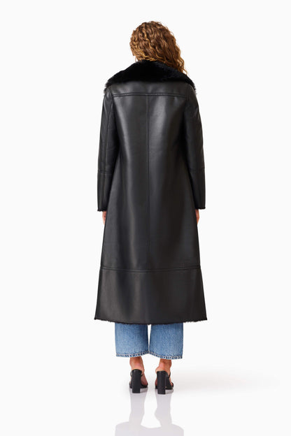 Quebec Coat in Black
