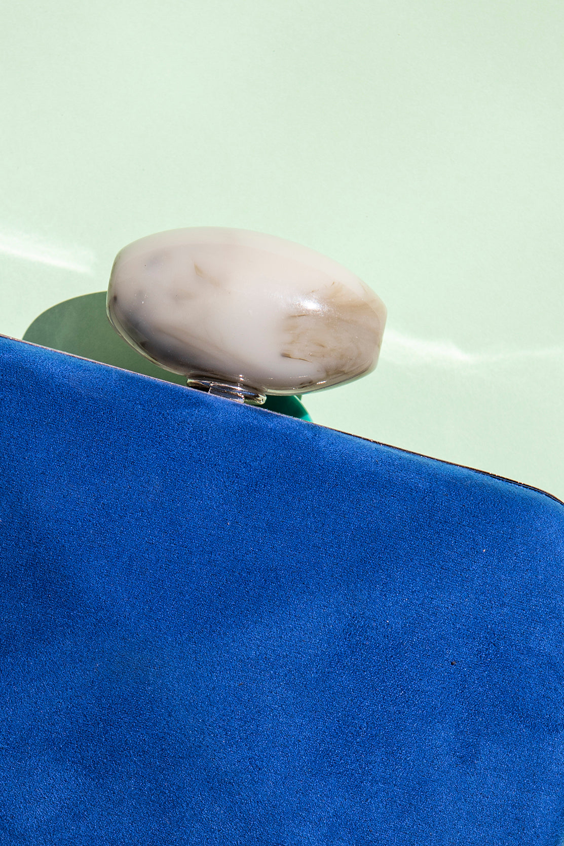 Clutch Box Hueso Suede Azulon · Pretty in Pink ·
