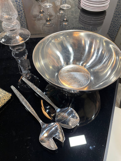 BOWL & SERVING SPOONS FLOWER DETAIL