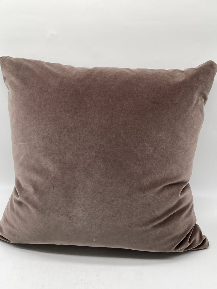 CASTILLO HOME PILLOW VELVET DARK TAUPE