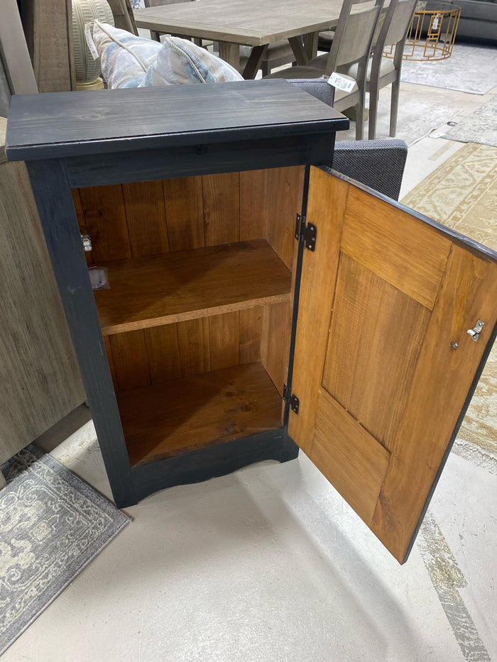 CHEST DARK WOOD ONE DOOR