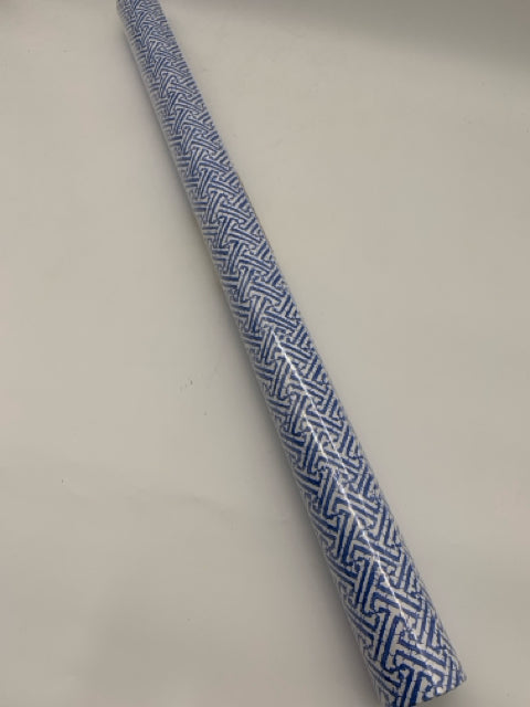 GIFT WRAPPING PAPER REVERSIBLE IN FRETWORK BLUE
