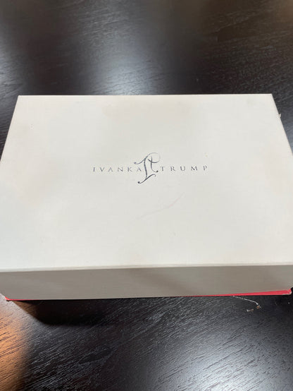 IVANKA TRUMP JEWLERY BOX WHITE