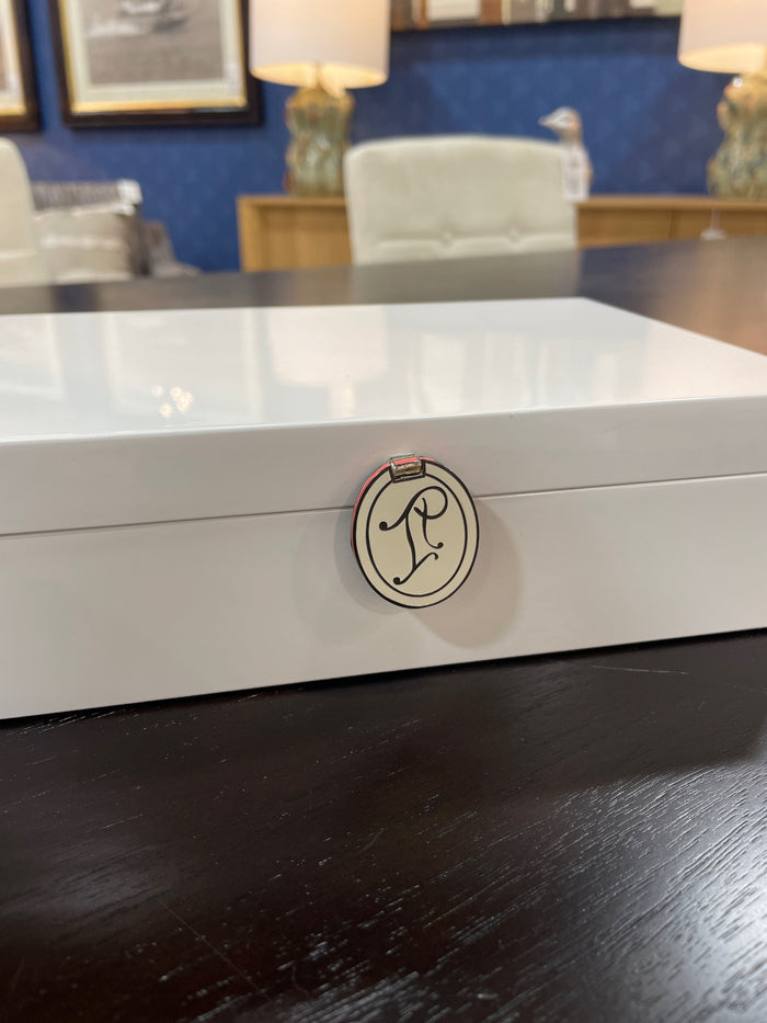 IVANKA TRUMP JEWLERY BOX WHITE