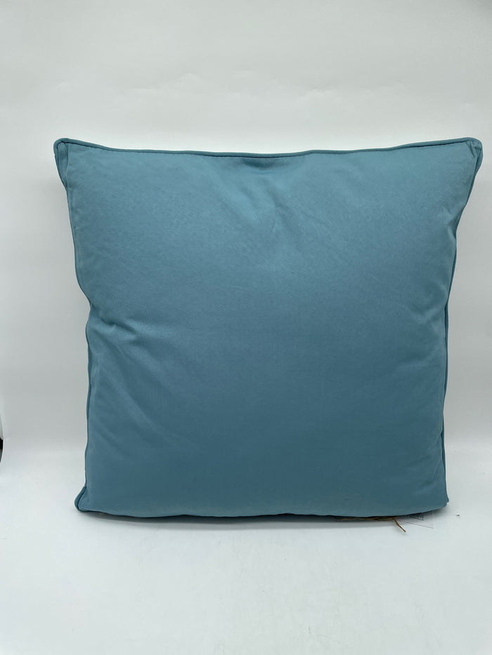 OUTDOOR DECORATIVE PILLOW SUN RESISTANT BLUE HERON & SALTMARSH RIGHT