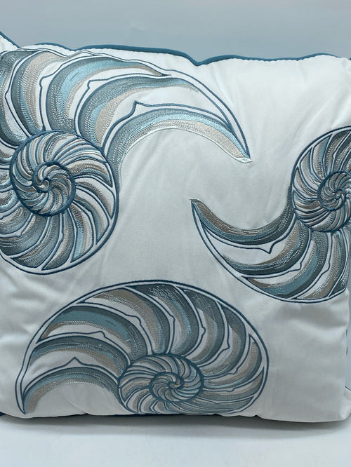 OUTDOOR DECORATIVE PILLOW SUN RESISTANT NAUTILUS