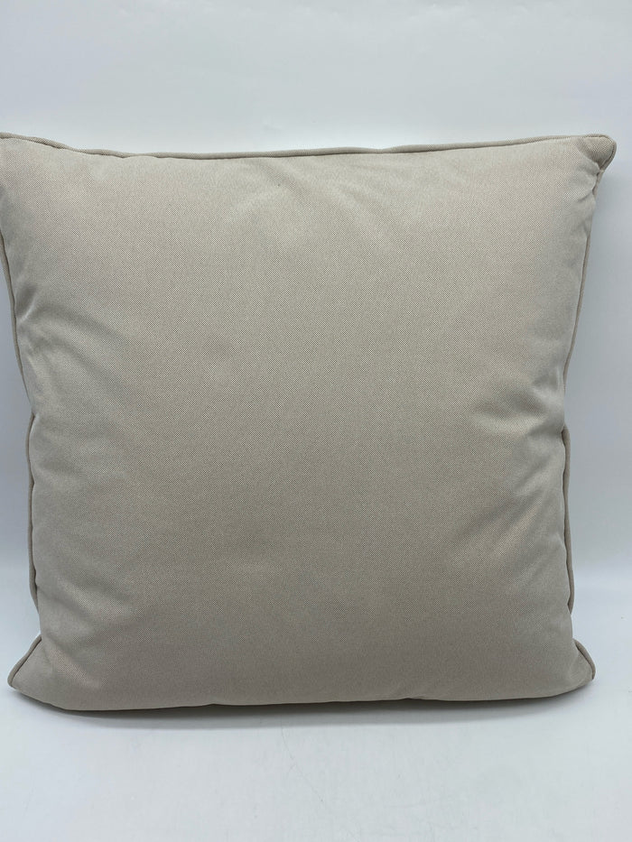 OUTDOOR DECORATIVE PILLOW SUN RESISTANT SAND DOLLAR