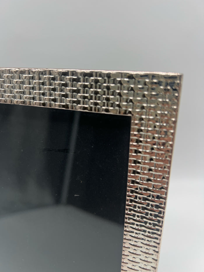 PICTURE FRAME SILVER WOVEN DETAIL