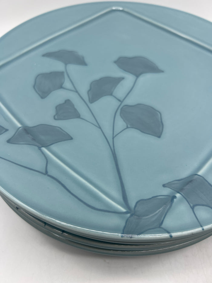 PIER 1 SET OF 12 PLATES BLUE WITH FLOWER DETAIL