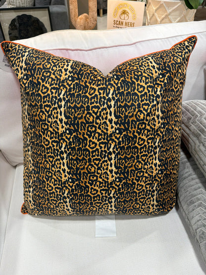 PILLOW DOUBLE SIDED PINK RIGHT  MULTI AND CHEETAH PRINT