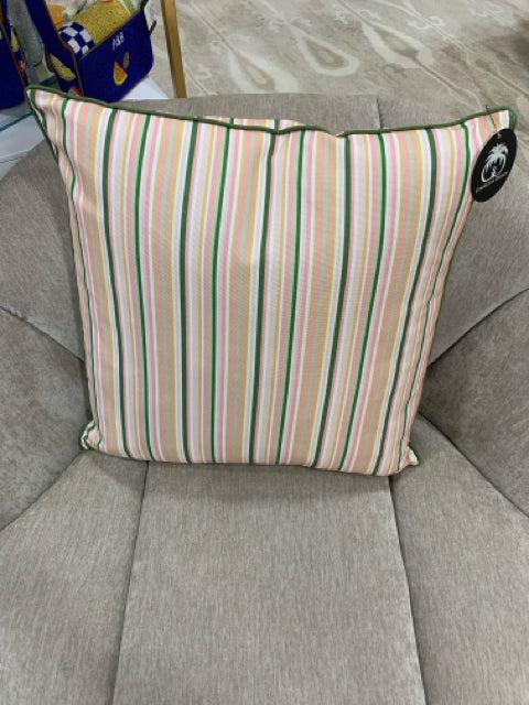 PILLOW TAMARA DAY VERTICAL PASTEL WITH DARK GREEN PIPED EDGES DUCK FEATHERS