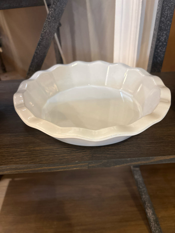 SCALLOPED RIM PIE DISH BY EMILE HENRY