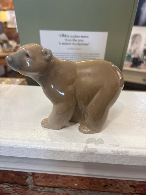 VINTAGE LLADRO "ATTENTIVE POLAR BEAR"