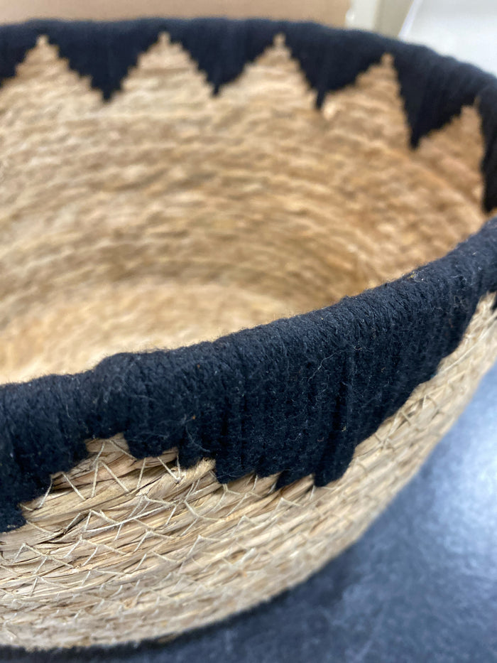 WEAVE BASKET RATAN WITH BLACK TRIANGLE DETAIL