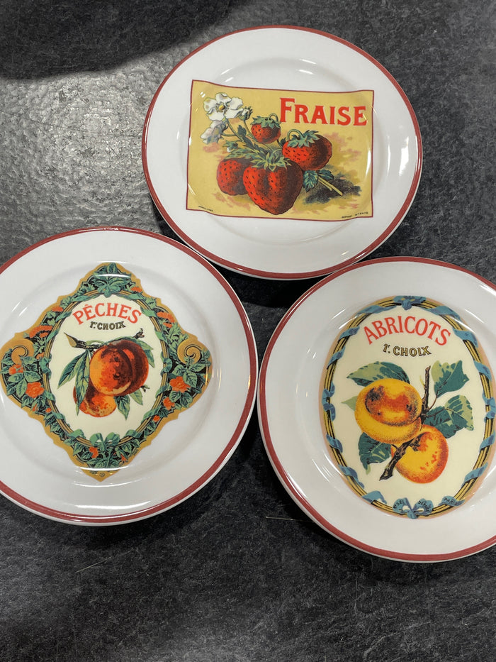 WILLIAMS SONOMA SET OF 6 DESSERT PLATES FRUIT DESIGN